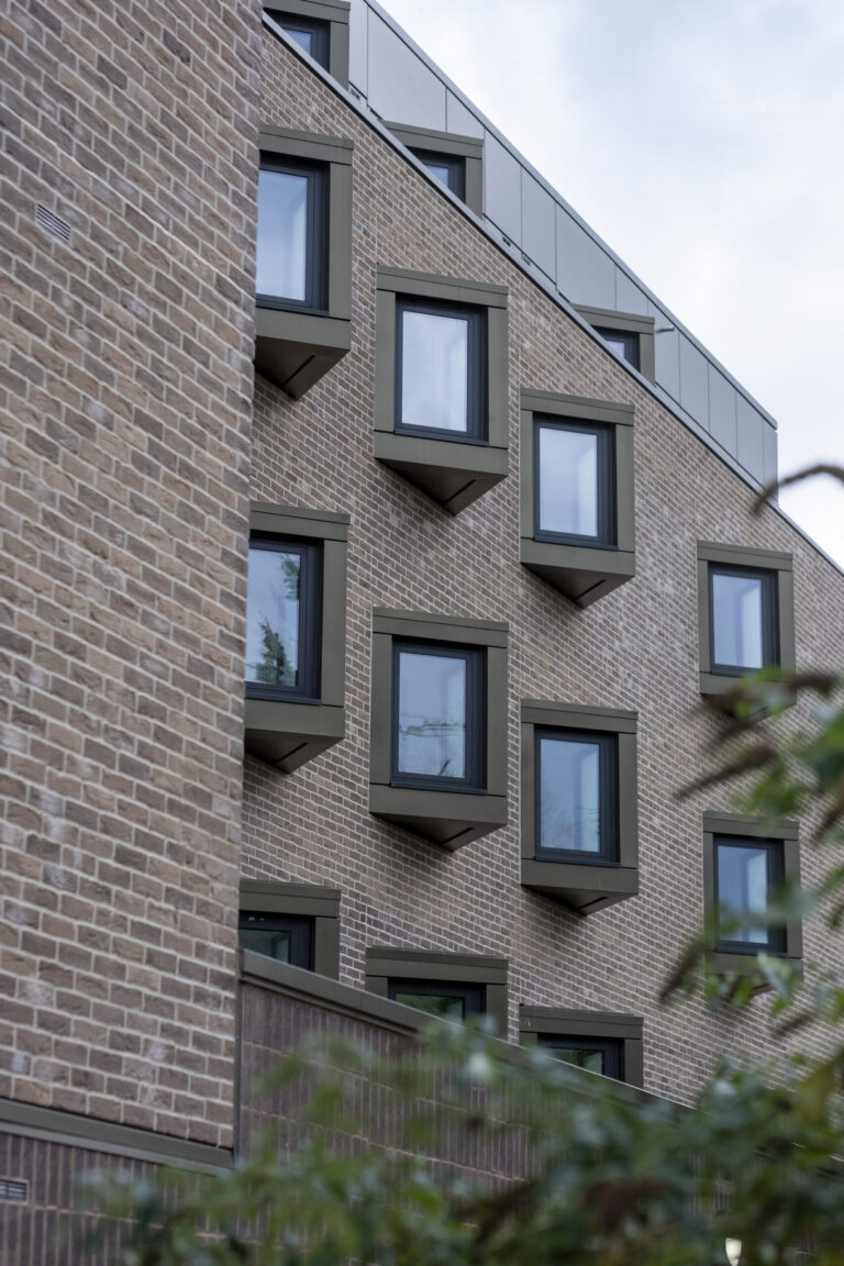 NEW SOUTHGATE HOTEL