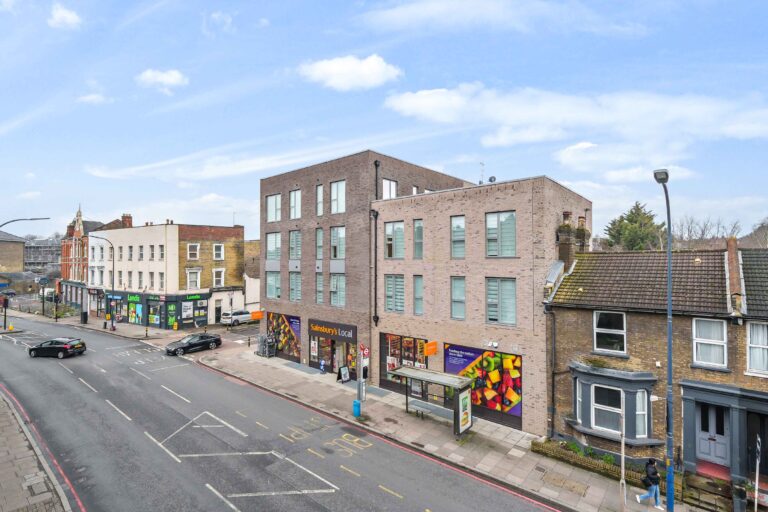 Lee High Road pic (5)