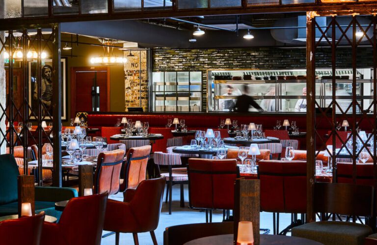 NEW ROAD HOTEL, WHITECHAPEL (18)