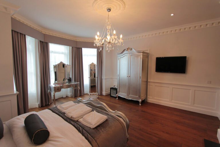WESTBRIDGE HOTEL (1)