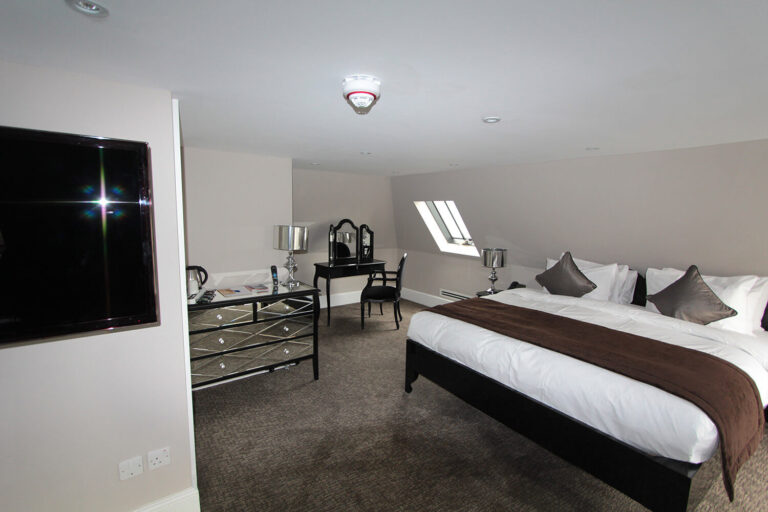 WESTBRIDGE HOTEL pic (1)